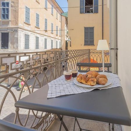 Independence Apartment With Balcony By Rent All Como Dış mekan fotoğraf