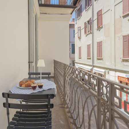 Independence Apartment With Balcony By Rent All Como Dış mekan fotoğraf