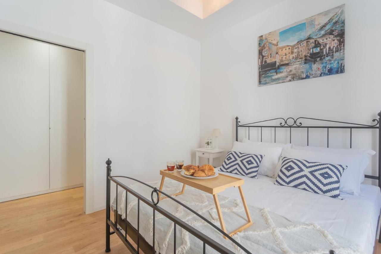 Independence Apartment With Balcony By Rent All Como Dış mekan fotoğraf