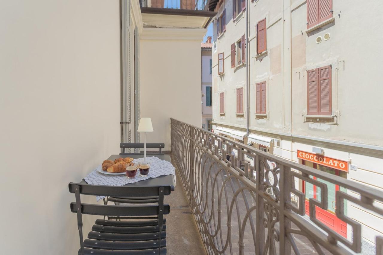 Independence Apartment With Balcony By Rent All Como Dış mekan fotoğraf