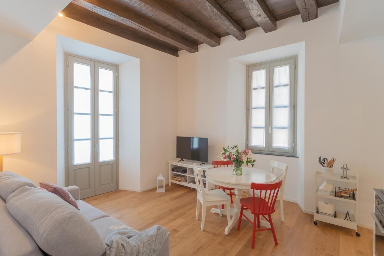 Independence Apartment With Balcony By Rent All Como Dış mekan fotoğraf