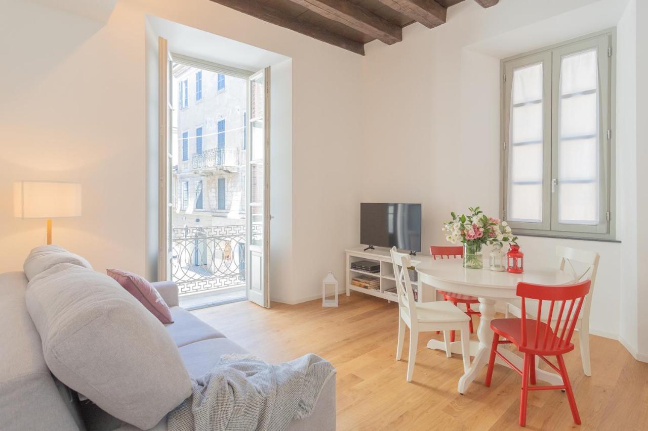 Independence Apartment With Balcony By Rent All Como Dış mekan fotoğraf
