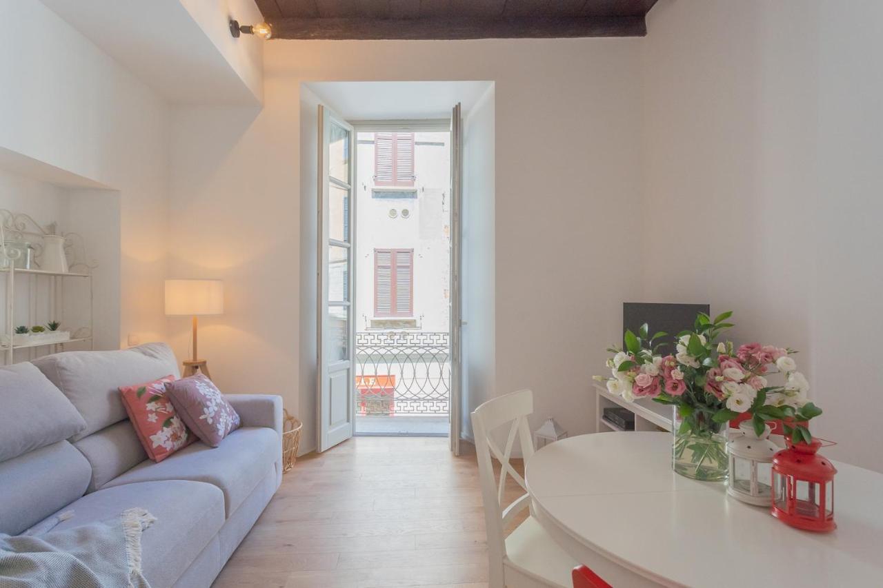 Independence Apartment With Balcony By Rent All Como Dış mekan fotoğraf